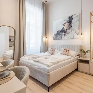 W30 - Wesselenyi Charming - Location By Bqa Appartamento